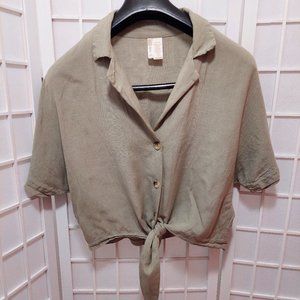 Olive green buttoned croptop